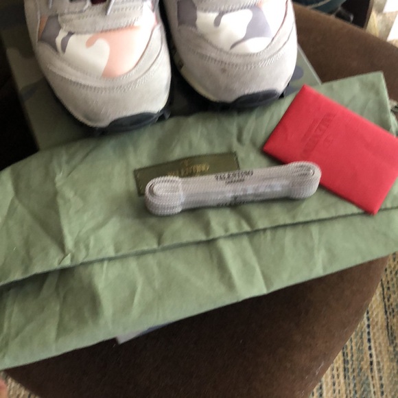 Authentic Valentino sneaker - Picture 7 of 9